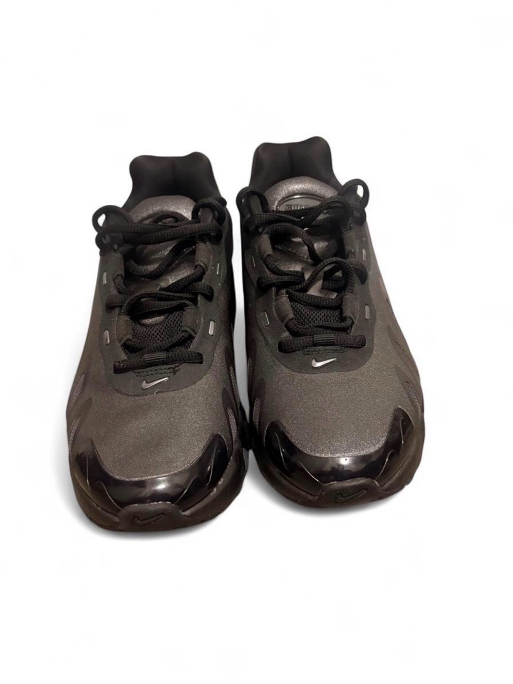 Nike Air Max Plus sneakers in black & gray